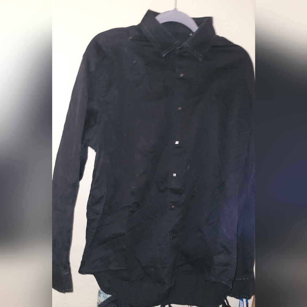 Long sleeve Black collar shirt